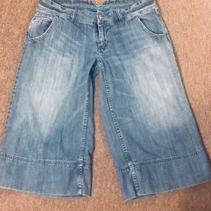American Eagle shorts size 12 excellent condition